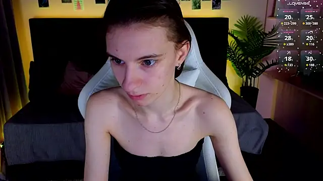 Snapshot of kaleriyaa_ chatting on 11/23/25, 01:27 kaleriyaa online show from 11/23/25, 01:27