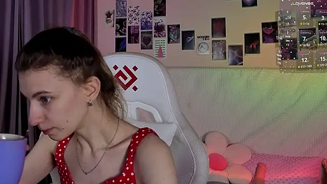 Snapshot of kaleriyaa_ chatting on 03/23/26, 01:31 kaleriyaa online show from 03/23/26, 01:31