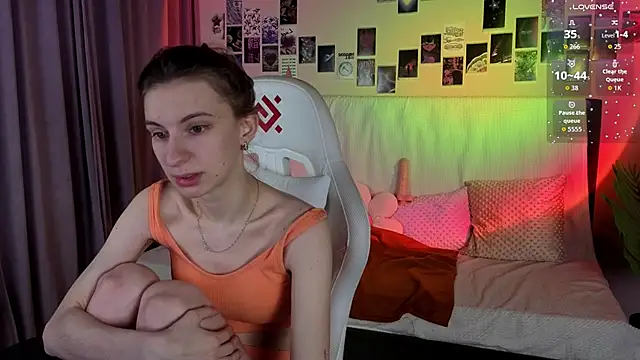 Snapshot of kaleriyaa_ chatting on 03/24/26, 01:32 kaleriyaa online show from 03/24/26, 01:32