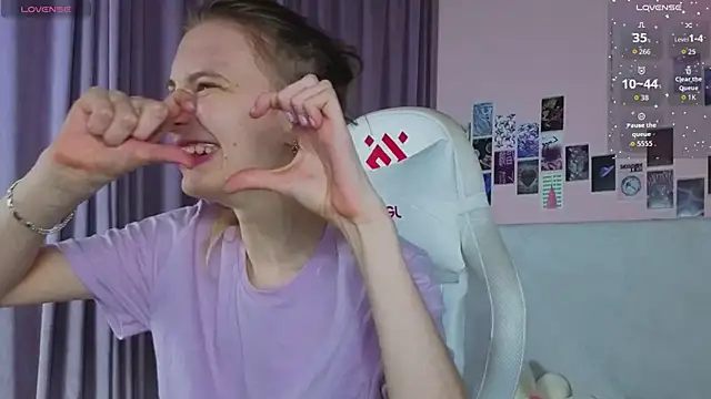 Snapshot of kaleriyaa_ chatting on 04/11/26, 07:45 kaleriyaa online show from 04/11/26, 07:45