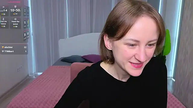 LuluChiiii online show from 10/19/25, 09:54