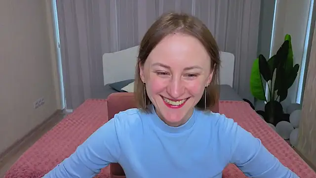 LuluChiiii online show from 11/16/25, 12:22