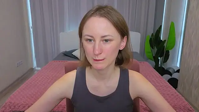 LuluChiiii online show from 11/25/25, 12:38