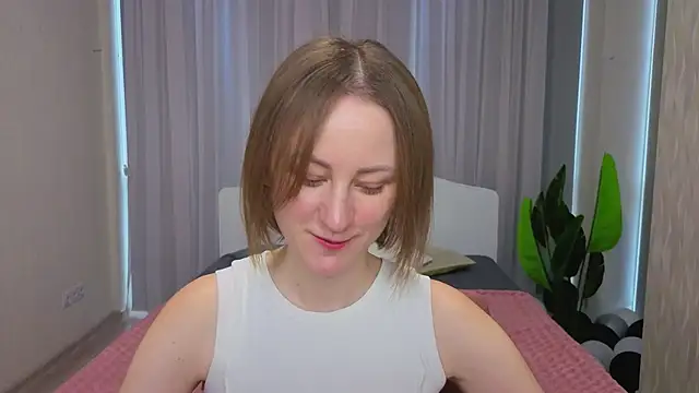 LuluChiiii online show from 11/28/25, 10:51