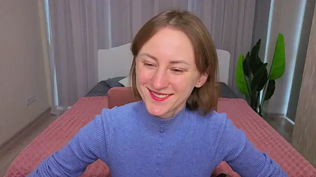 LuluChiiii online show from 12/02/25, 10:42