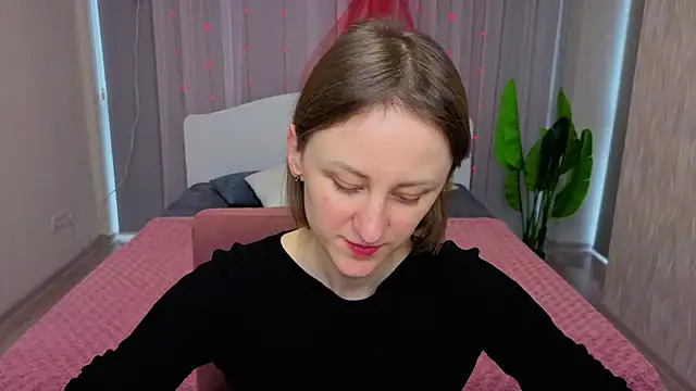 LuluChiiii online show from 12/21/25, 12:12