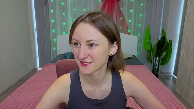 LuluChiiii online show from 12/22/25, 10:56