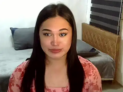 Snapshot of Annierose_ts chatting on 09/13/25, 08:14 Annierose ts online show from 09/13/25, 08:14