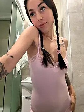 Snapshot of SakuraSara chatting on 11/09/25, 03:10 SakuraSara online show from 11/09/25, 03:10