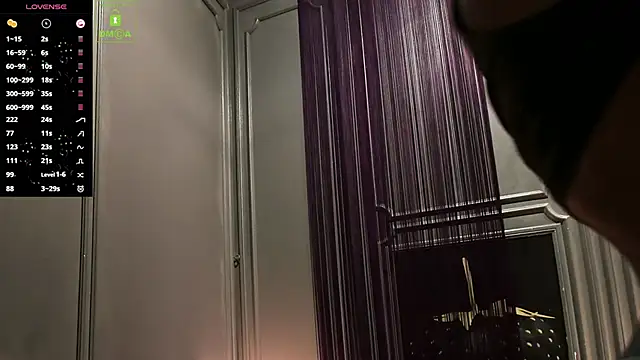 Snapshot of OliverSport chatting on 11/23/25, 04:07 OliverSport online show from 11/23/25, 04:07