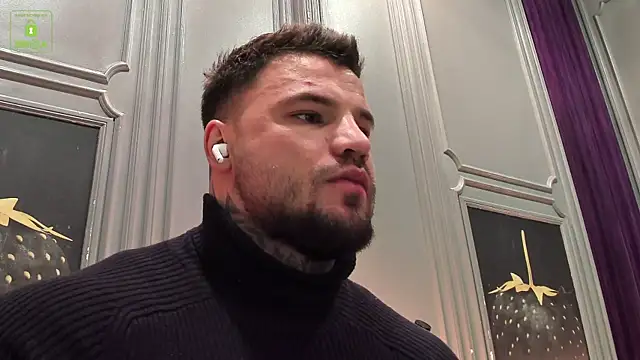 Snapshot of OliverSport chatting on 03/18/26, 11:02 OliverSport online show from 03/18/26, 11:02