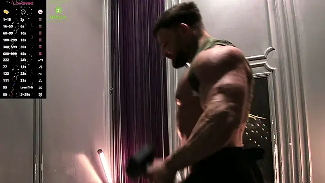 Snapshot of OliverSport chatting on 03/22/26, 04:10 OliverSport online show from 03/22/26, 04:10