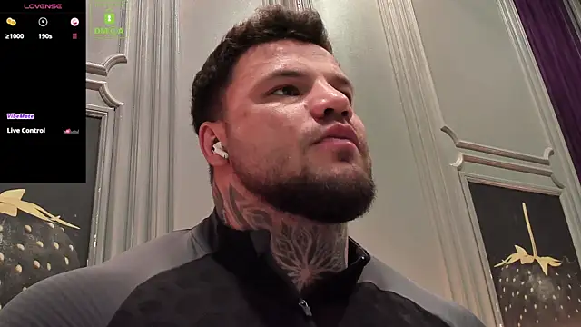 Snapshot of OliverSport chatting on 04/16/26, 03:35 OliverSport online show from 04/16/26, 03:35