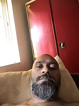 Snapshot of thelastsaintt chatting on 10/12/25, 07:07 thelastsaintt online show from 10/12/25, 07:07