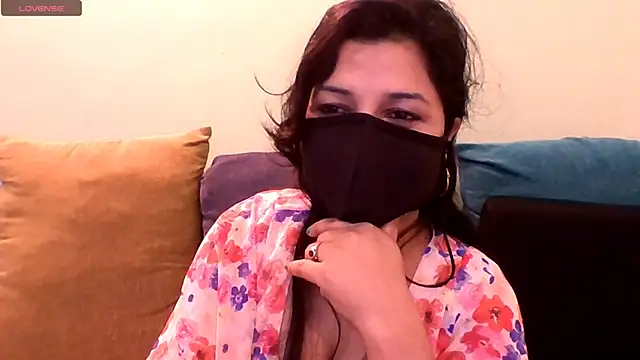 Snapshot of mitali_sanju chatting on 11/23/25, 11:32 mitali sanju online show from 11/23/25, 11:32