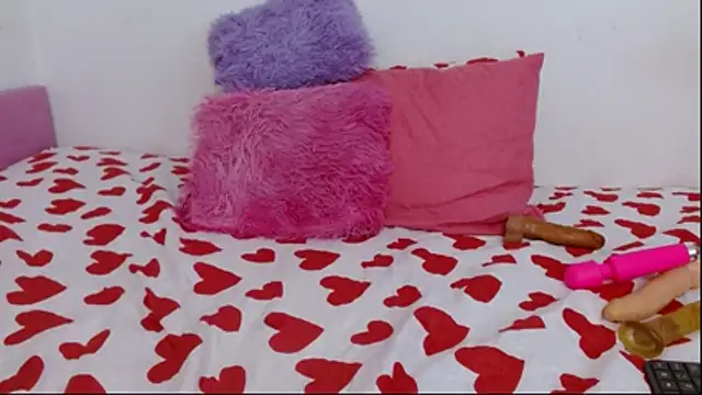 Snapshot of suzanhot_30 chatting on 11/26/25, 08:21 suzanhot 30 online show from 11/26/25, 08:21