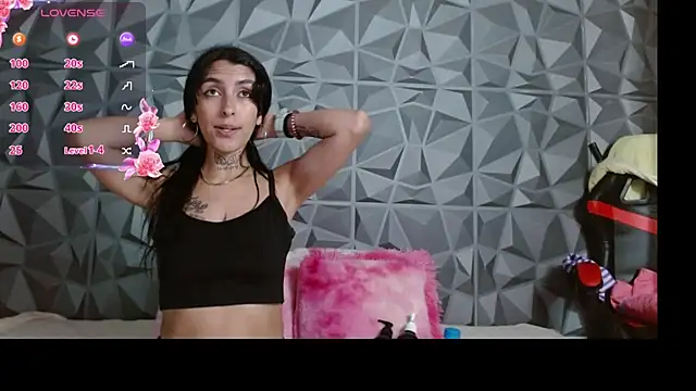 Snapshot of suzanhot_30 chatting on 03/25/26, 08:59 suzanhot 30 online show from 03/25/26, 08:59