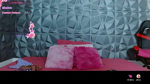 Snapshot of suzanhot_30 chatting on 03/27/26, 08:41 suzanhot 30 online show from 03/27/26, 08:41