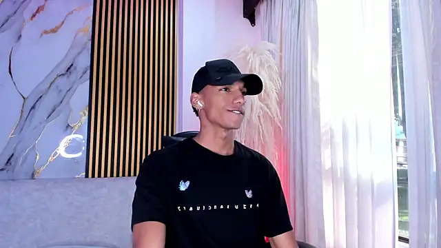 JulienSaint online show from 11/17/25, 12:11