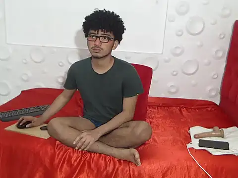 Snapshot of felipecams123 chatting on 09/27/25, 01:10 felipecams123 online show from 09/27/25, 01:10