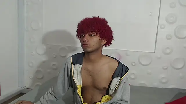 Snapshot of felipecams123 chatting on 11/22/25, 01:04 felipecams123 online show from 11/22/25, 01:04