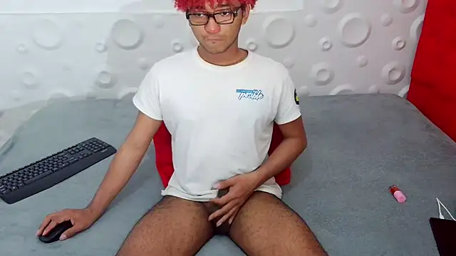 Snapshot of felipecams123 chatting on 12/03/25, 01:46 felipecams123 online show from 12/03/25, 01:46