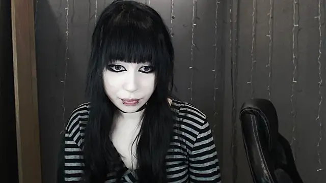 Snapshot of _LUCY_LAVE chatting on 03/31/26, 11:27 LUCY LAVE online show from 03/31/26, 11:27