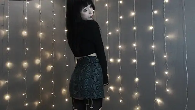 Snapshot of _LUCY_LAVE chatting on 04/06/26, 02:07 LUCY LAVE online show from 04/06/26, 02:07