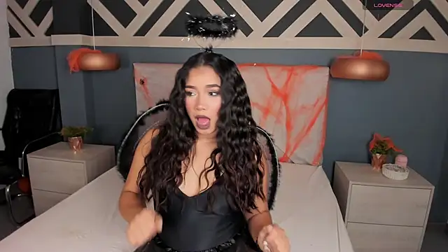 EmilyZahar online show from 10/31/25, 11:55