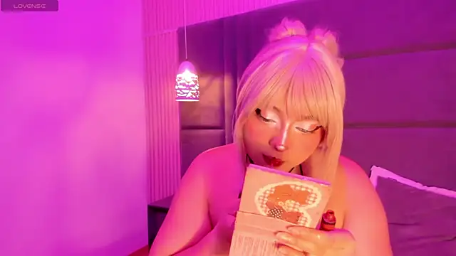 SamanthaaReed online show from 10/30/25, 04:03