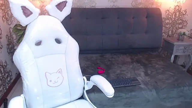 Snapshot of KendyLoveLans chatting on 09/20/25, 03:40 KendyLoveLans online show from 09/20/25, 03:40