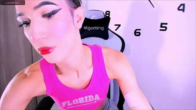 Snapshot of fhalon_foxxxys_ chatting on 09/26/25, 01:26 fhalon foxxxys  online show from 09/26/25, 01:26