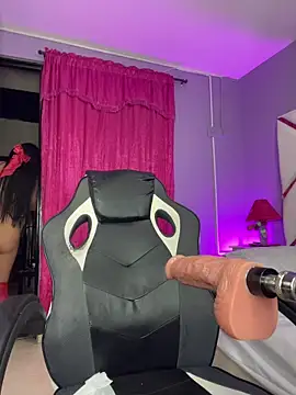 Snapshot of LunaaRosse chatting on 03/16/26, 06:17 LunaaRosse online show from 03/16/26, 06:17