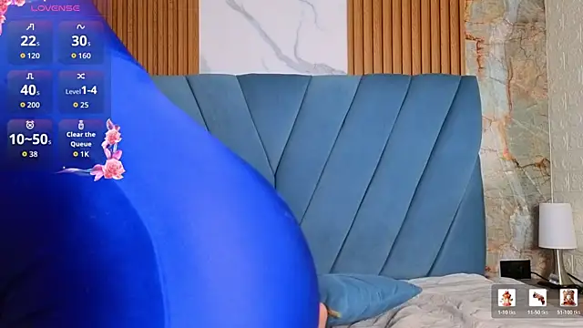 Snapshot of nathalia_koch_ chatting on 12/21/25, 08:38 nathalia koch online show from 12/21/25, 08:38