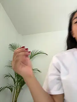 Ariana2017 online show from 02/08/26, 01:47