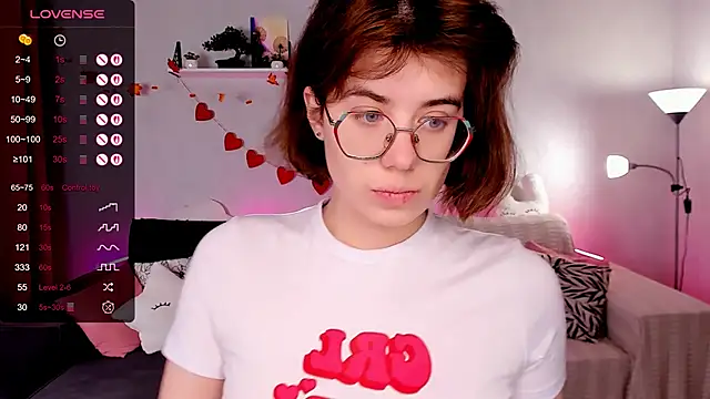 BellaCaress online show from 11/29/25, 02:25