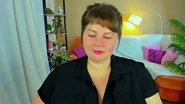 Snapshot of CrystaalStaar chatting on 10/10/25, 07:13 CrystaalStaar online show from 10/10/25, 07:13