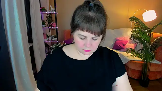 Snapshot of CrystaalStaar chatting on 10/13/25, 07:25 CrystaalStaar online show from 10/13/25, 07:25