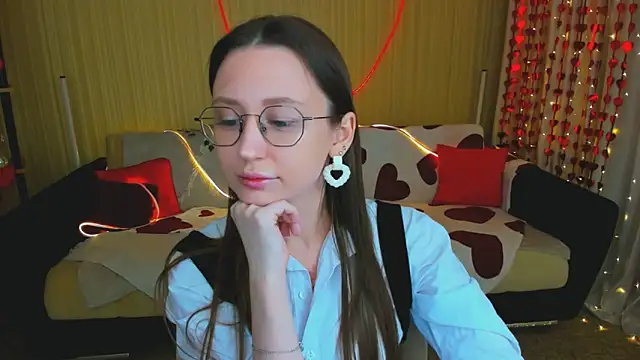 YourLovellyStory online show from 02/12/26, 04:24