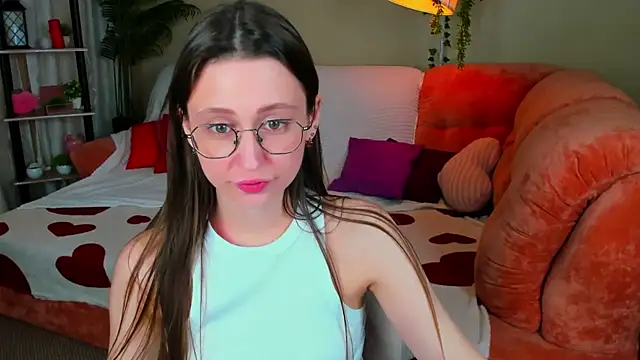 YourLovellyStory online show from 05/31/26, 01:07