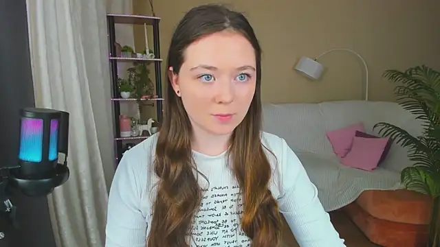 Snapshot of AlluringLookk chatting on 09/19/25, 11:22 AlluringLookk online show from 09/19/25, 11:22