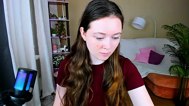 Snapshot of AlluringLookk chatting on 09/22/25, 12:18 AlluringLookk online show from 09/22/25, 12:18