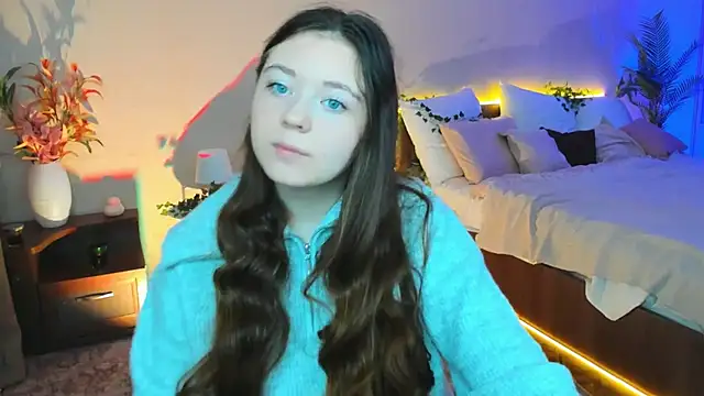 Snapshot of AlluringLookk chatting on 10/19/25, 04:35 AlluringLookk online show from 10/19/25, 04:35