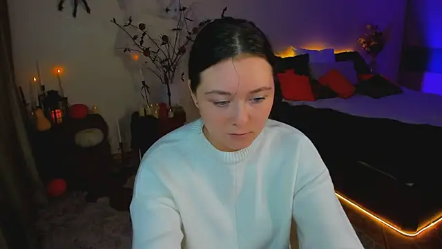 Snapshot of AlluringLookk chatting on 10/28/25, 10:08 AlluringLookk online show from 10/28/25, 10:08