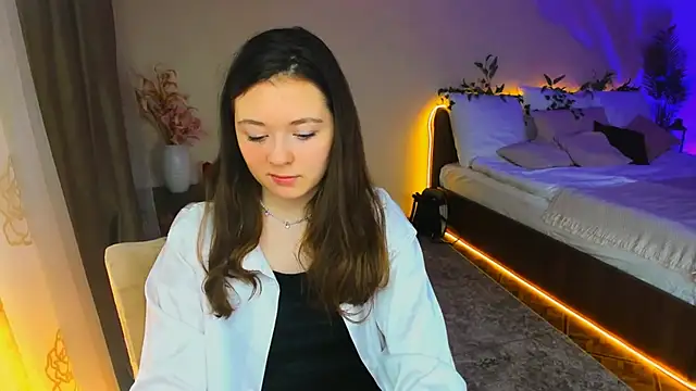 Snapshot of AlluringLookk chatting on 11/08/25, 09:09 AlluringLookk online show from 11/08/25, 09:09