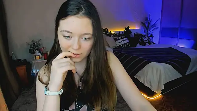 AlluringLookk online show from 12/16/25, 01:16