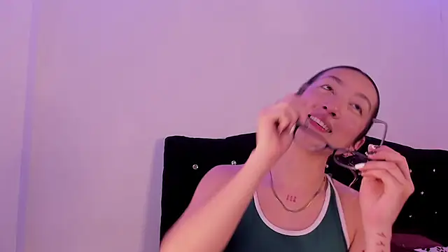 LauMiller online show from 11/10/25, 11:37