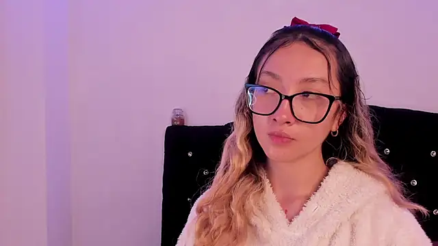 LauMiller online show from 11/12/25, 01:39