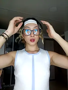 LauMiller online show from 11/24/25, 07:35