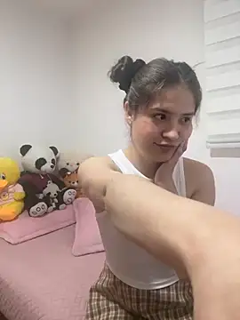 Snapshot of Emilyybennet_ chatting on 09/11/25, 11:49 Emilyybennet online show from 09/11/25, 11:49